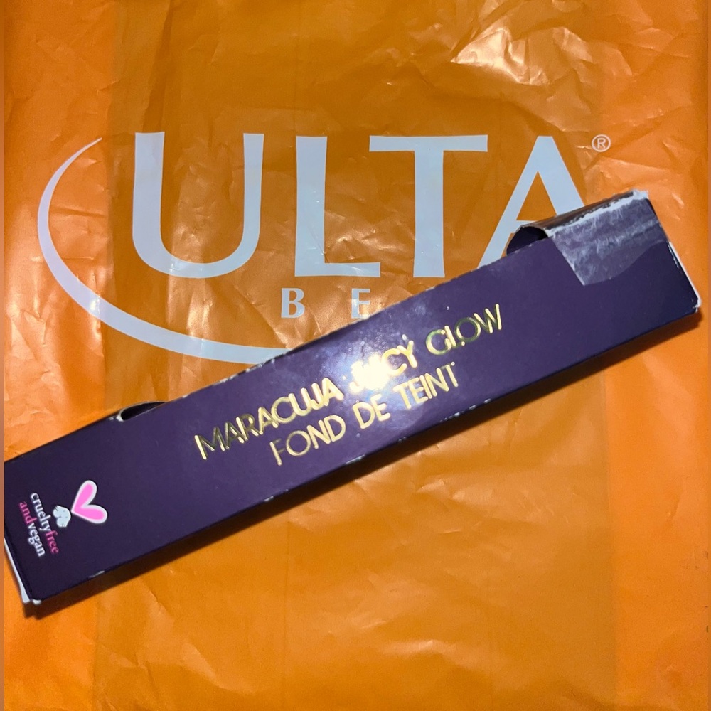 NEW Tarte Foundation - Picture 7 of 8